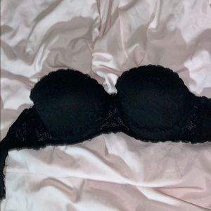 Push-up strapless bra